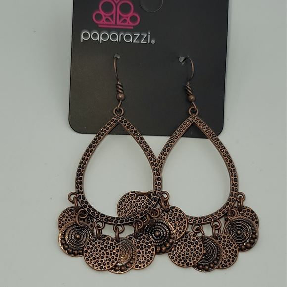 Paparazzi all good in chime dangling Copper earrings - Picture 1 of 4